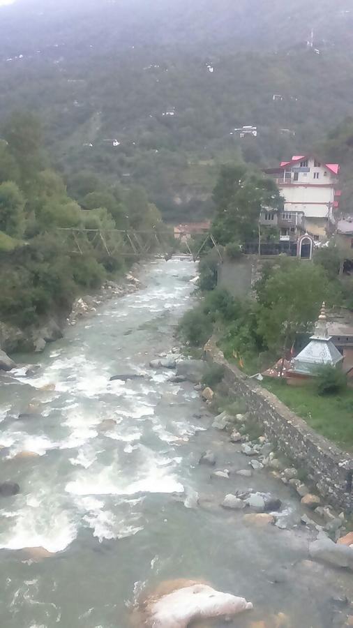 Hotel Mansarovar Banjār エクステリア 写真