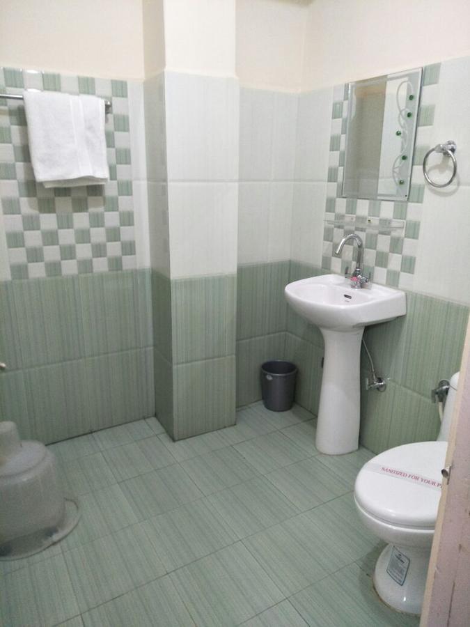 Hotel Mansarovar Banjār エクステリア 写真